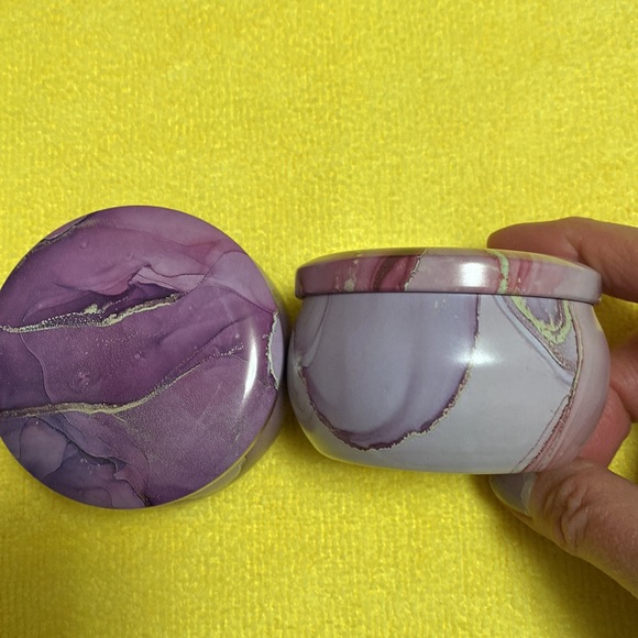 Two candles fresh smells, metal box - Picture 3 of 8